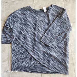 S56 Absolutely Famous Heather Gray Sweater Crosses in Front 3/4 sleeves Lghtwt U